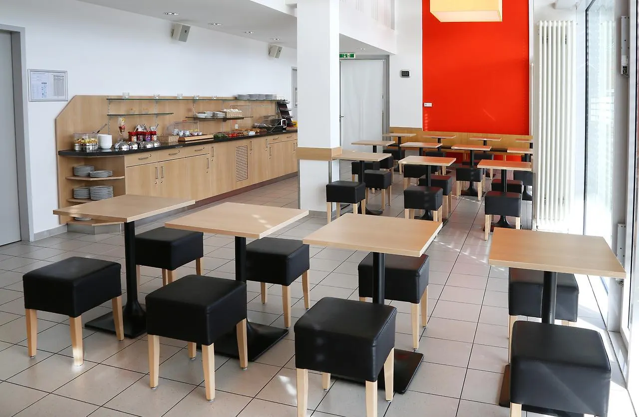 Ibis Budget Augsburg City 2*,